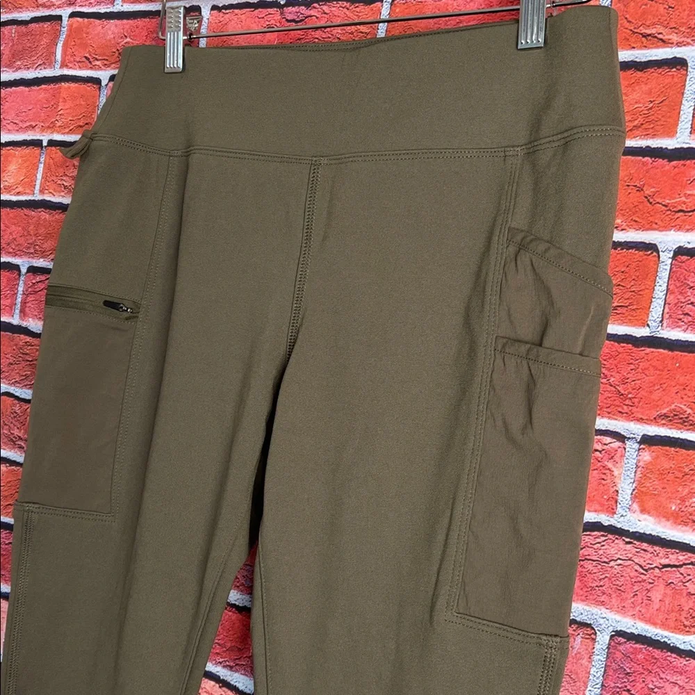 Carhartt Women's Force Fitted Lightweight Legging in Tarmac Green Medium - Picture 4 of 9